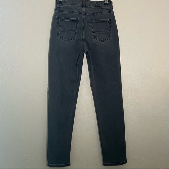 American Eagle Dark Grey High Rise Mom Jeans NWOT - Picture 4 of 8